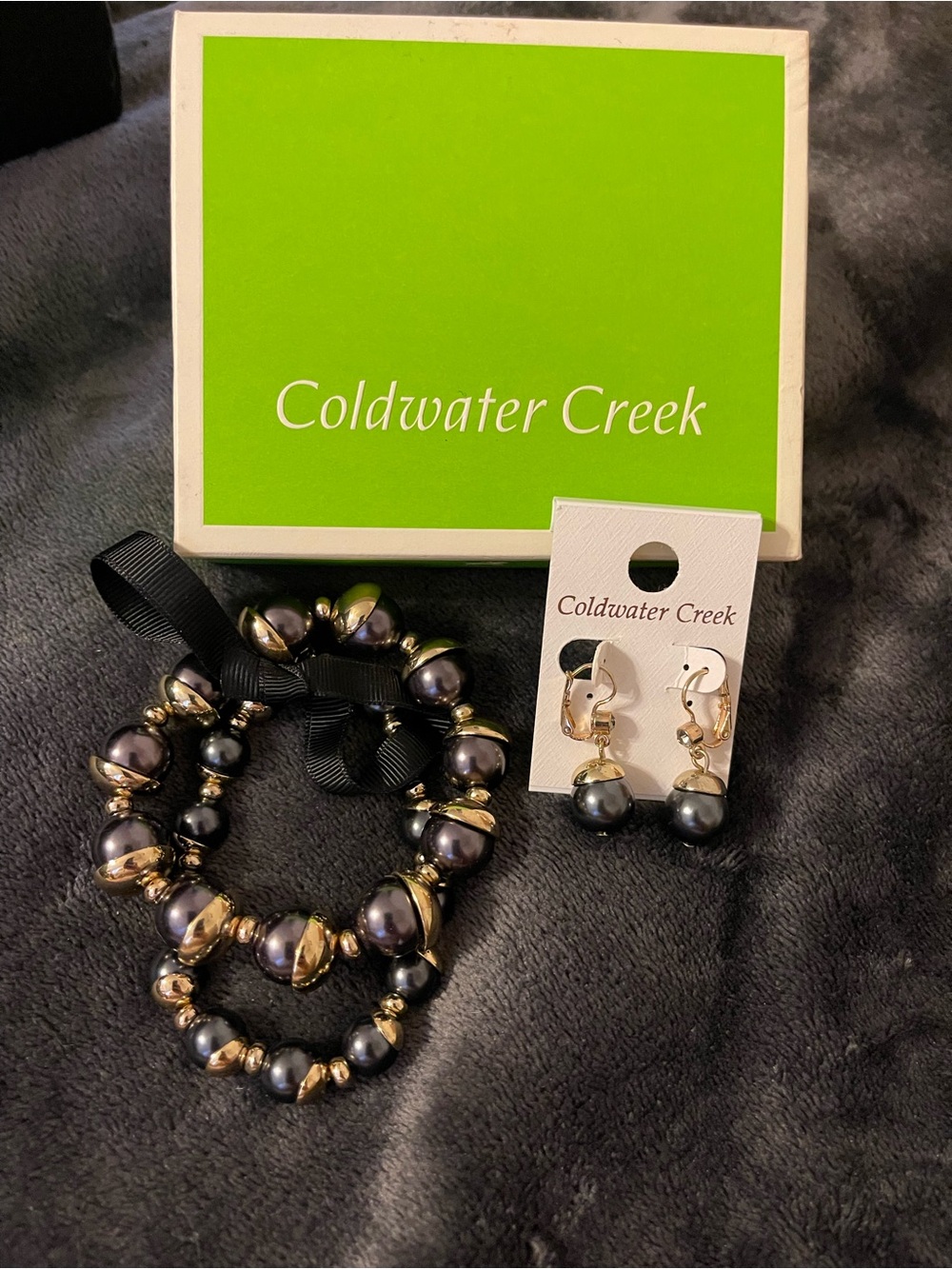 Coldwater Creek Black and Gold Pearl-Effect Bracelet and Drop Earring Set